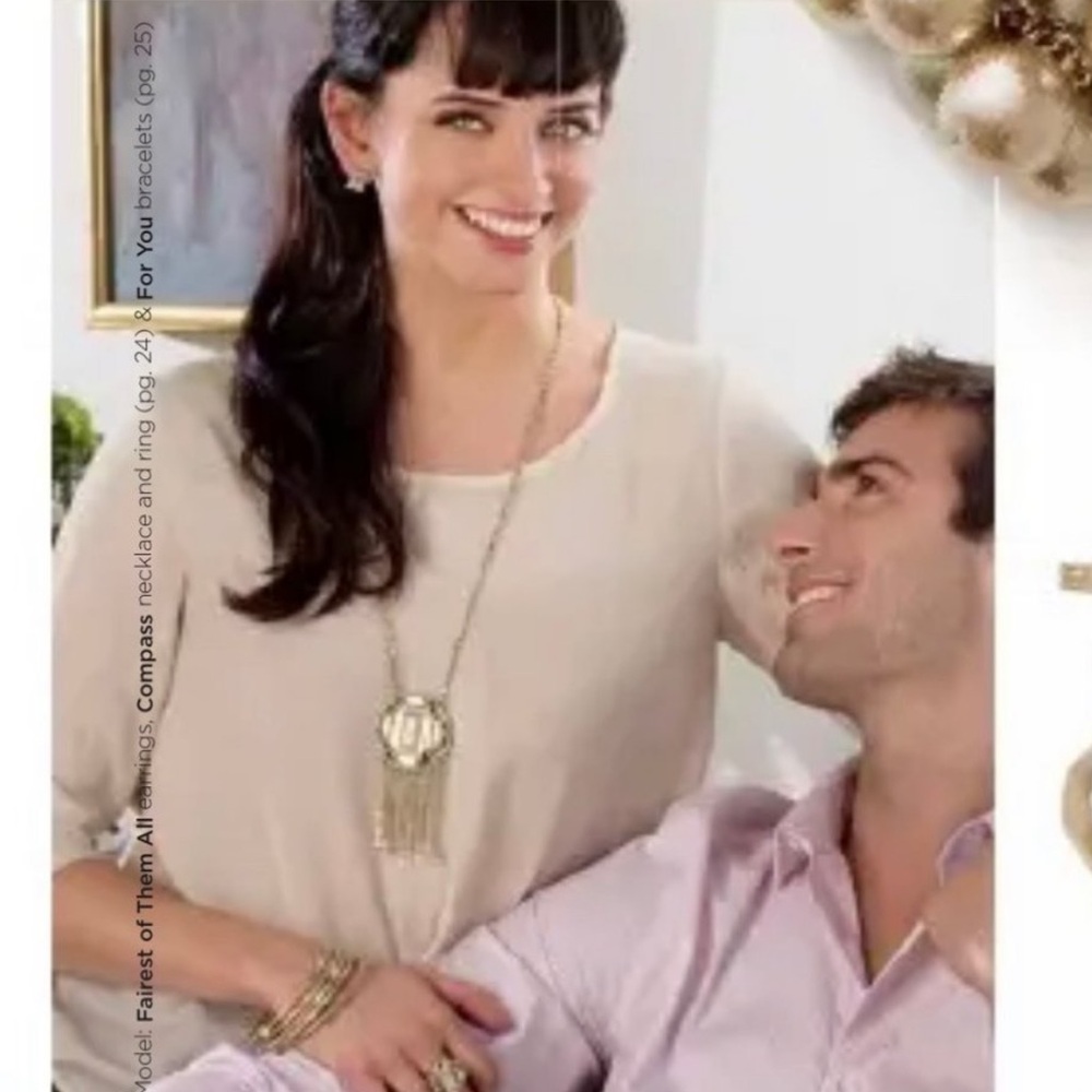 LIA SOPHIA COMPASS Necklace Rhinestones Gold Tone Chain Fringe Excellent - Picture 2 of 8
